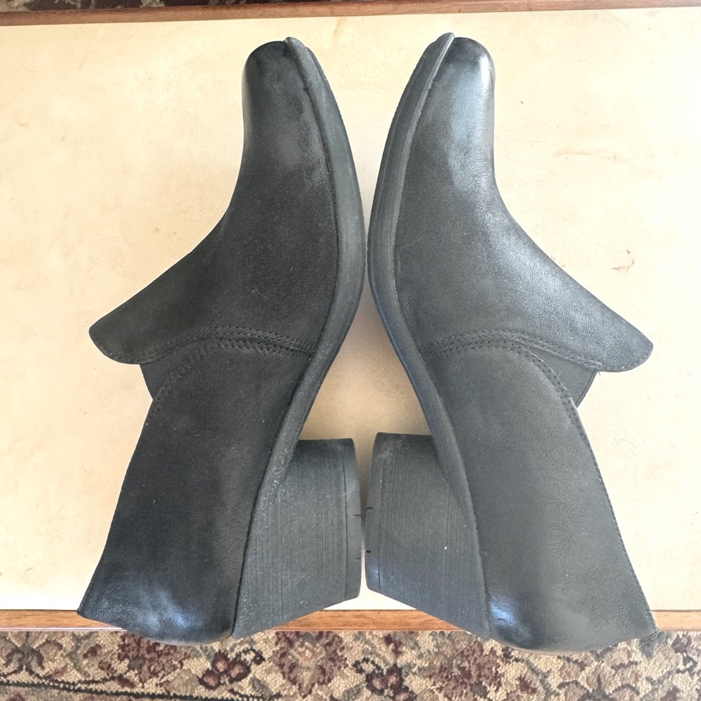 Dansko women’s black low heel booties